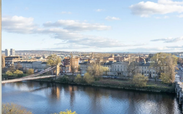 Luxury Riverview City Centre Apartment