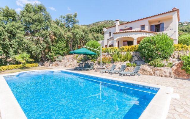 Exotic Villa in Calonge With Swimming Pool