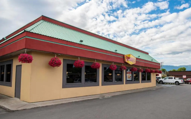 Sandman Hotel Vernon