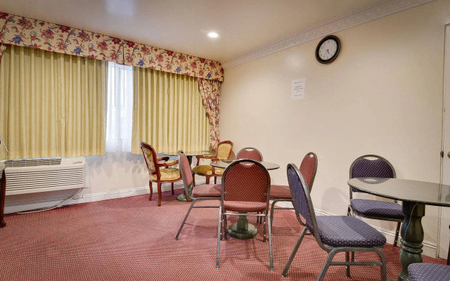 Long Beach Inn