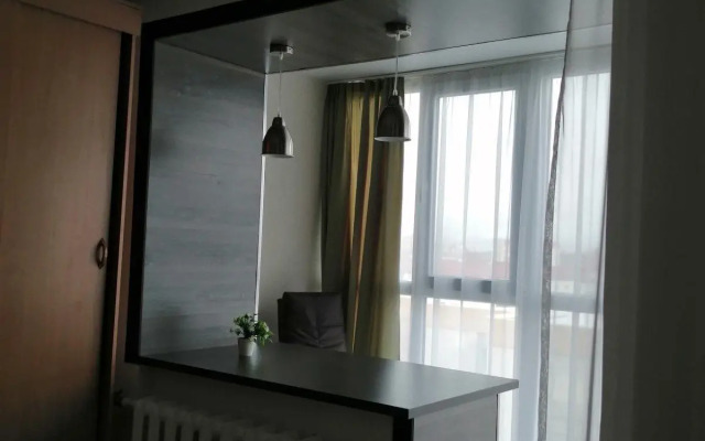 Семпл на улице Старовского