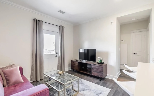 Rideau 1Bd Apartment Balcony Free Parking 2