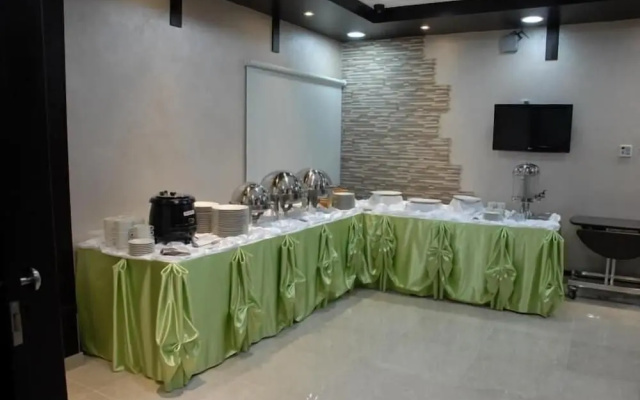 Al Hayat  Suites