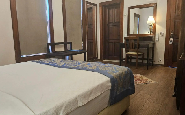 Otanti̇k Club Hotel & Spa