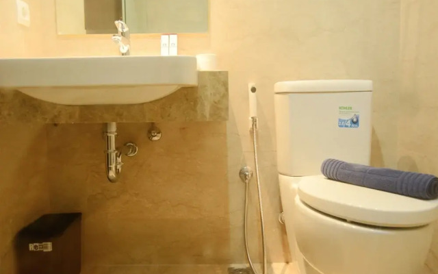 Warm and Best Studio Menteng Park Apartment