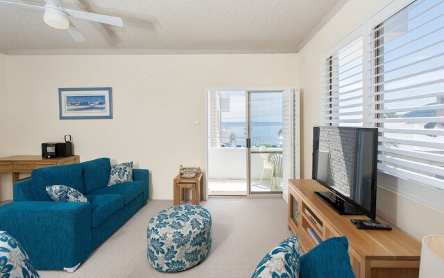 Del Rae, Unit 6/25 Shoal Bay Road