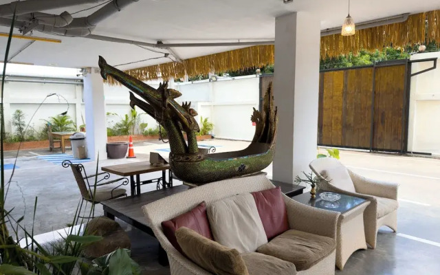 Breezewood Bangkok Hotel