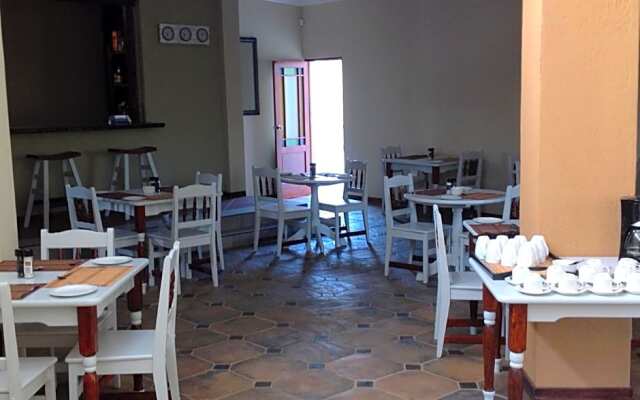 Amigos Bed & Breakfast
