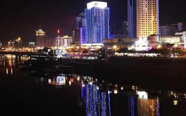 Golden Hotel