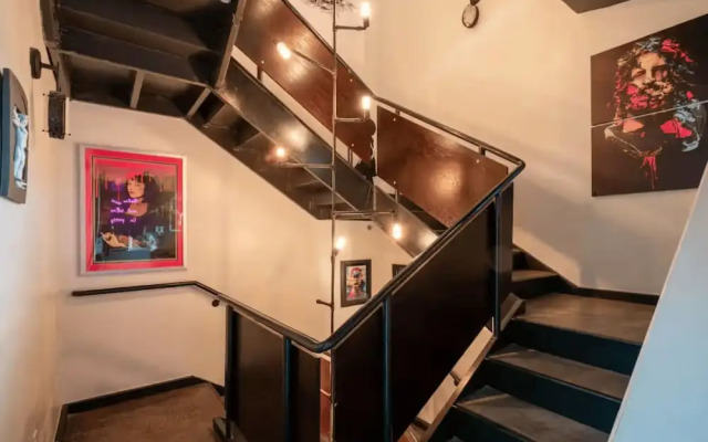 Swanky Townhome