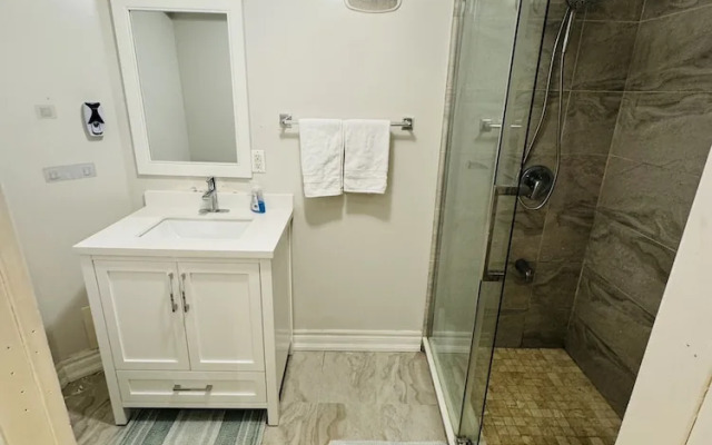 Charming 2 Bedroom Hideaway