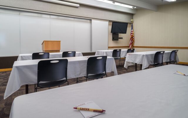 LivINN Hotel Cincinnati / Sharonville Convention Center