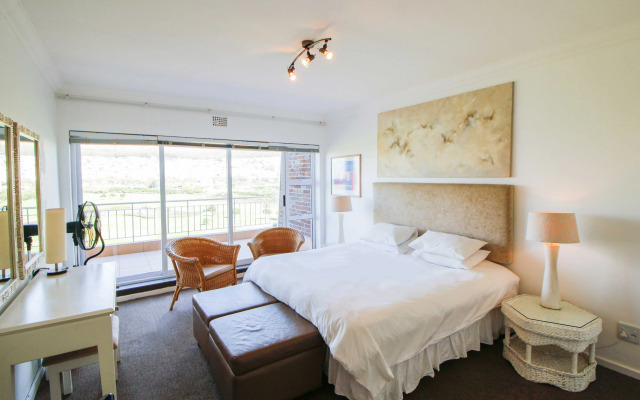 Mouille Point Village