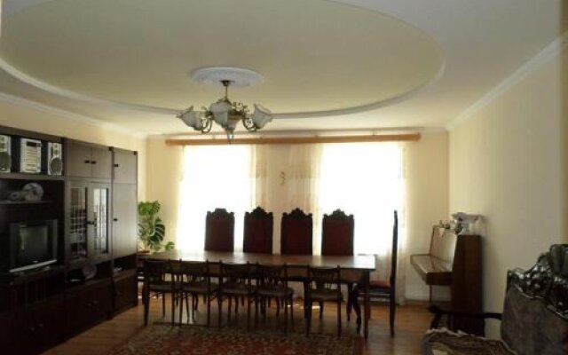Azhdahak Guest House B&B-20km from Yerevan