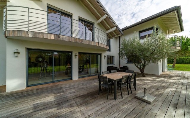 Dream 5BD Villa for Families Geneva 14KM