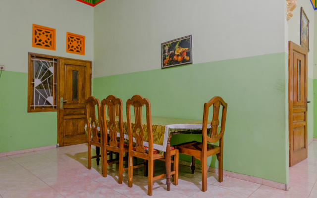 OYO 1689 Sumber Urip Family Homestay Syariah