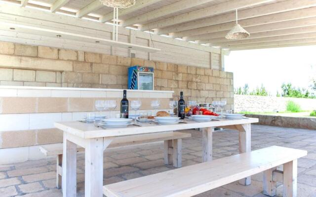 Masseria 8 camere e 10 bagni, piscina mare m880