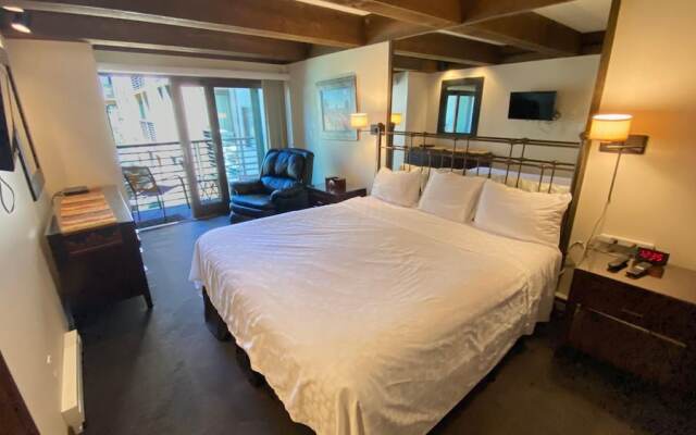 #108 Vail International