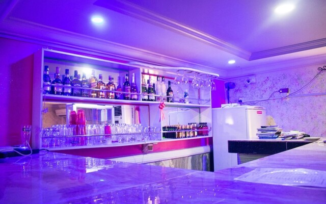 Impex Edge Hotel And Suites