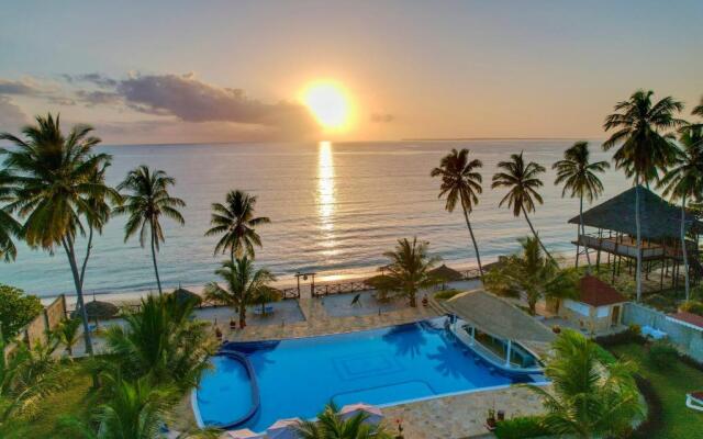 Sunny Palms Beach Bungalows