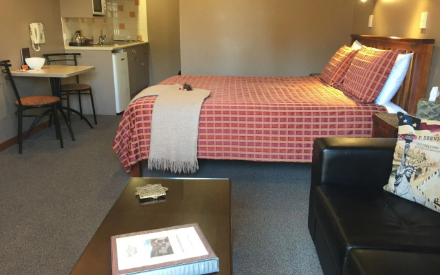 Settlers Boutique Motel