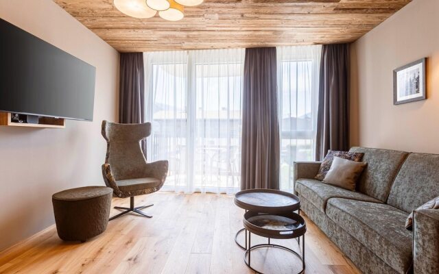 Modern Holiday Apartment With 2 Bedrooms in Fugen