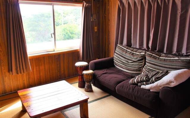Okinawa Guest House P's House - Hostel