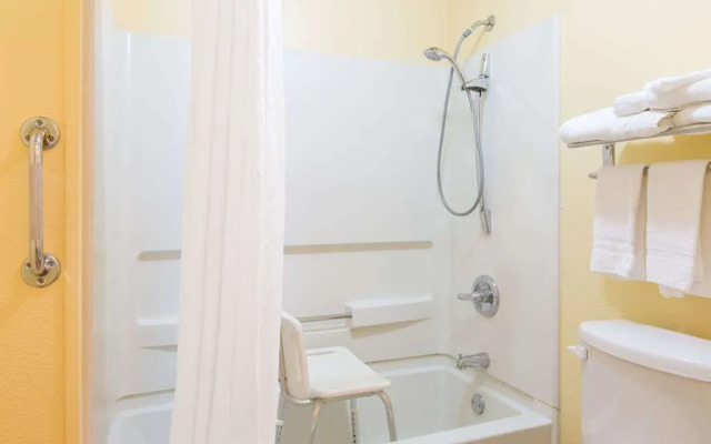 Super 8 Motel - Temple