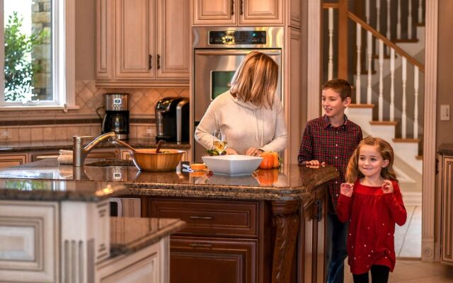 Preston on the Lake 5 Bedroom House