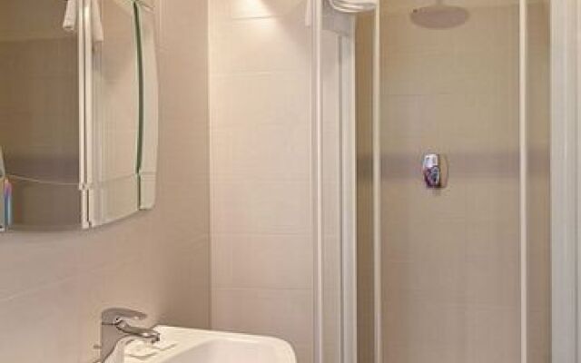 Collina Suites