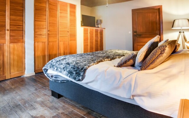 Cosy Holiday Home in Vresse-sur-Semois with Terrace