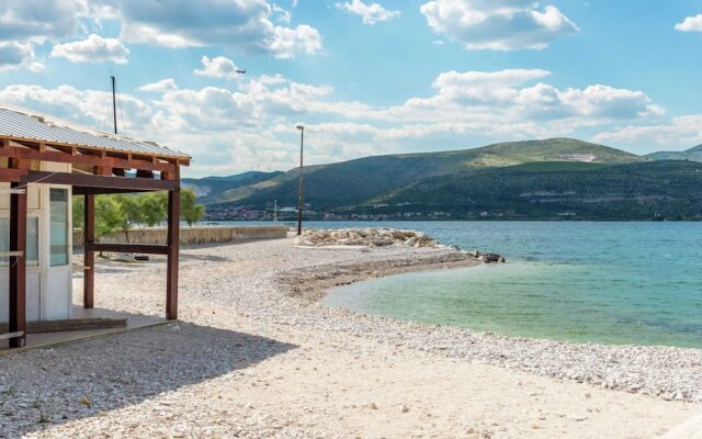 Luxurious Holiday Home in Arbanija with Hot Tub