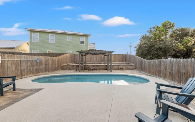 Spacious 4-bed, 3-bath Beach House Sleeps 12 for the Perfect Getaway