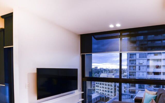 Elm Apartment