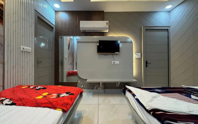 Hotel Guruvayur Dham Mathura