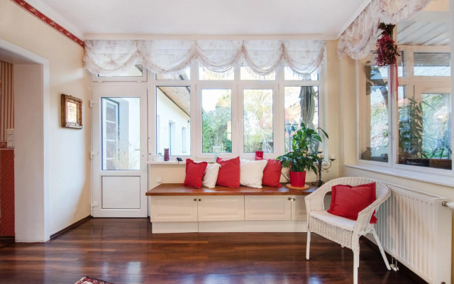 Renoviertes Bauernhaus mit Garten in Ruhelage