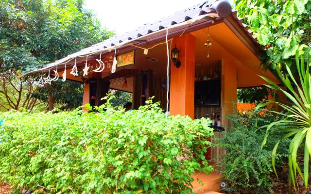 Fahsuai Namsai Baimai Resort
