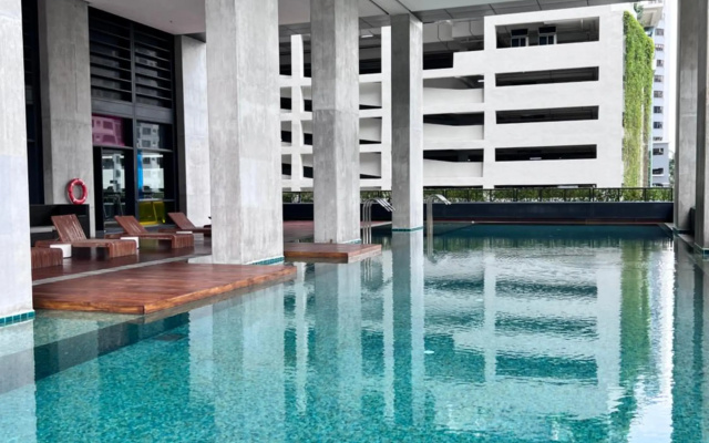 New Arcoris Mont Kiara Huge Balcony for 8 pax 2 BR -Garden- – Pool – Kuala Lumpur