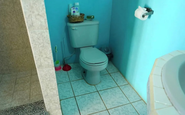 See Belize Waterside Sea View 2-bedroom Apartment w Balcony, Pool & Deck 2nd FL