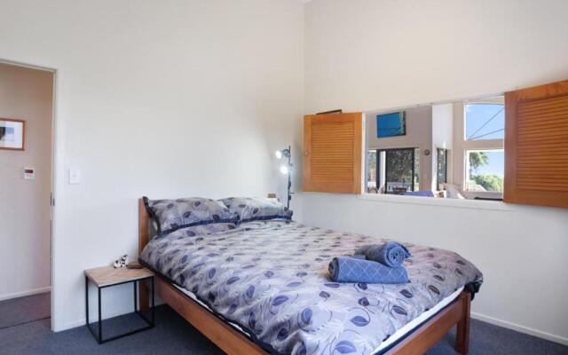 Tuhua Views - Waihi Beach Holiday Home