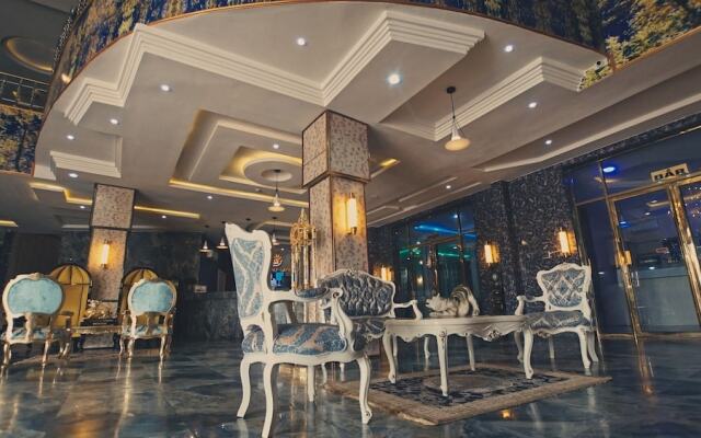Candellux Imperial Hotel and Suites