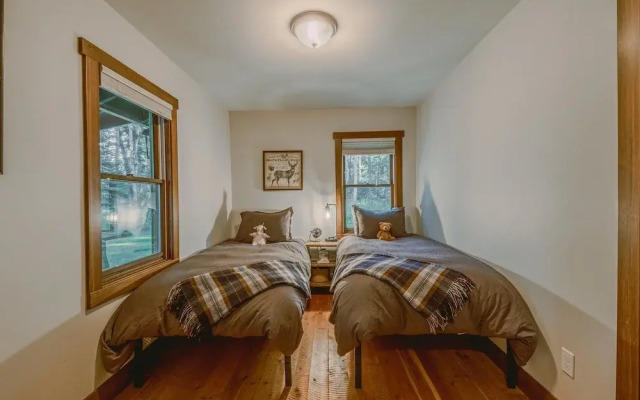 Spotted Bear Cabin For 6