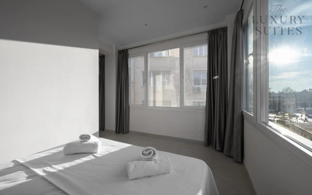 Wall Street Apartments, The Luxury Suites