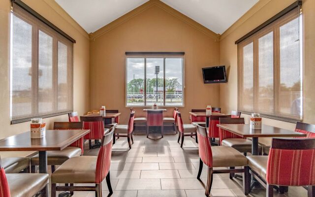 Comfort Inn & Suites Tuscumbia - Muscle Shoals