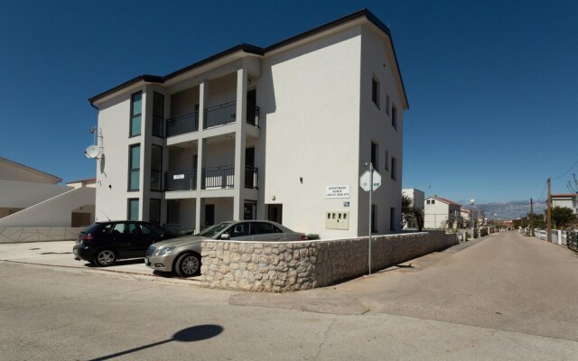 Beautiful Apartment in Vir With Wifi and 2 Bedrooms