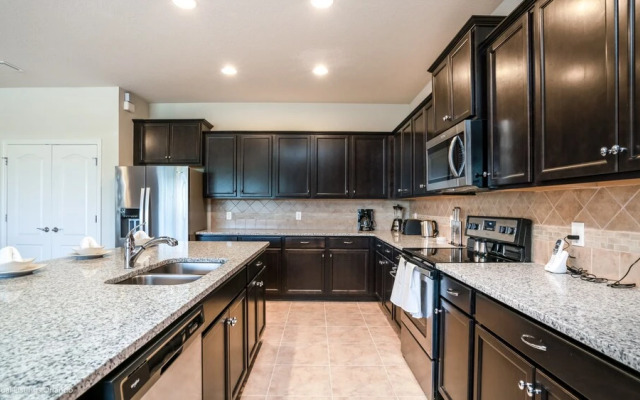 Windsor at Westside 8817