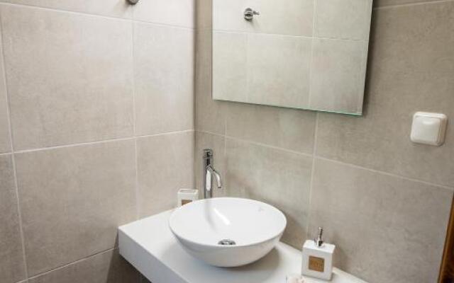 Aloni Studios & Apartments