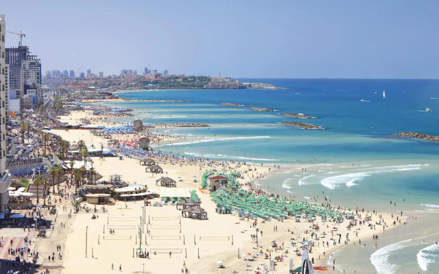 Boulevard View 2 Bedrooms Near the Beach