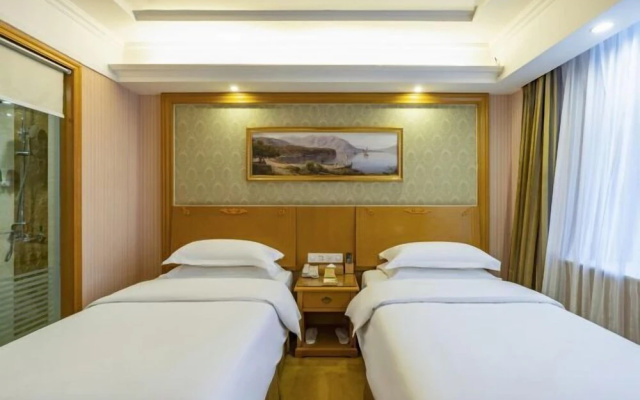 Vienna Hotel – Guest Rooms – Urumqi
