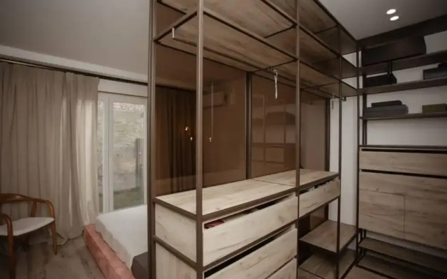 The Luxury Garden Apartment